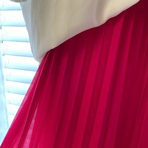 Vibrant sexy midi skirt. Perfect for photos